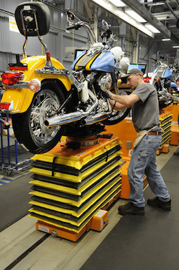 Harley-Davidson's factory tour puts you on the floor