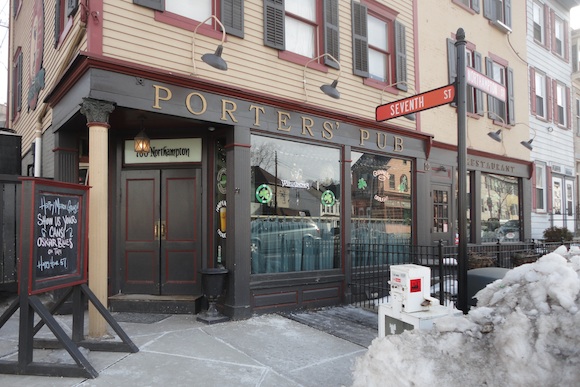 Porters' Pub in Easton