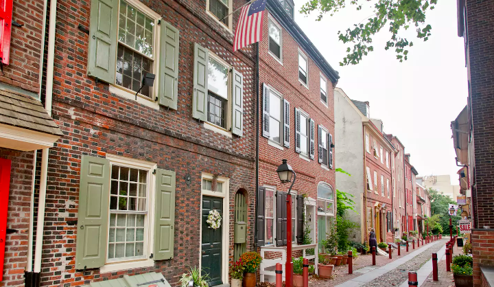 Elfreth's Alley in Philadelphia, credit: Airbnb